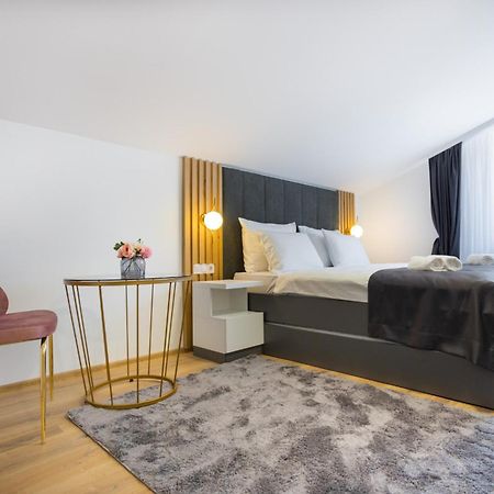 Appartamento Happy House Old Town Luxury SJJ Esterno foto