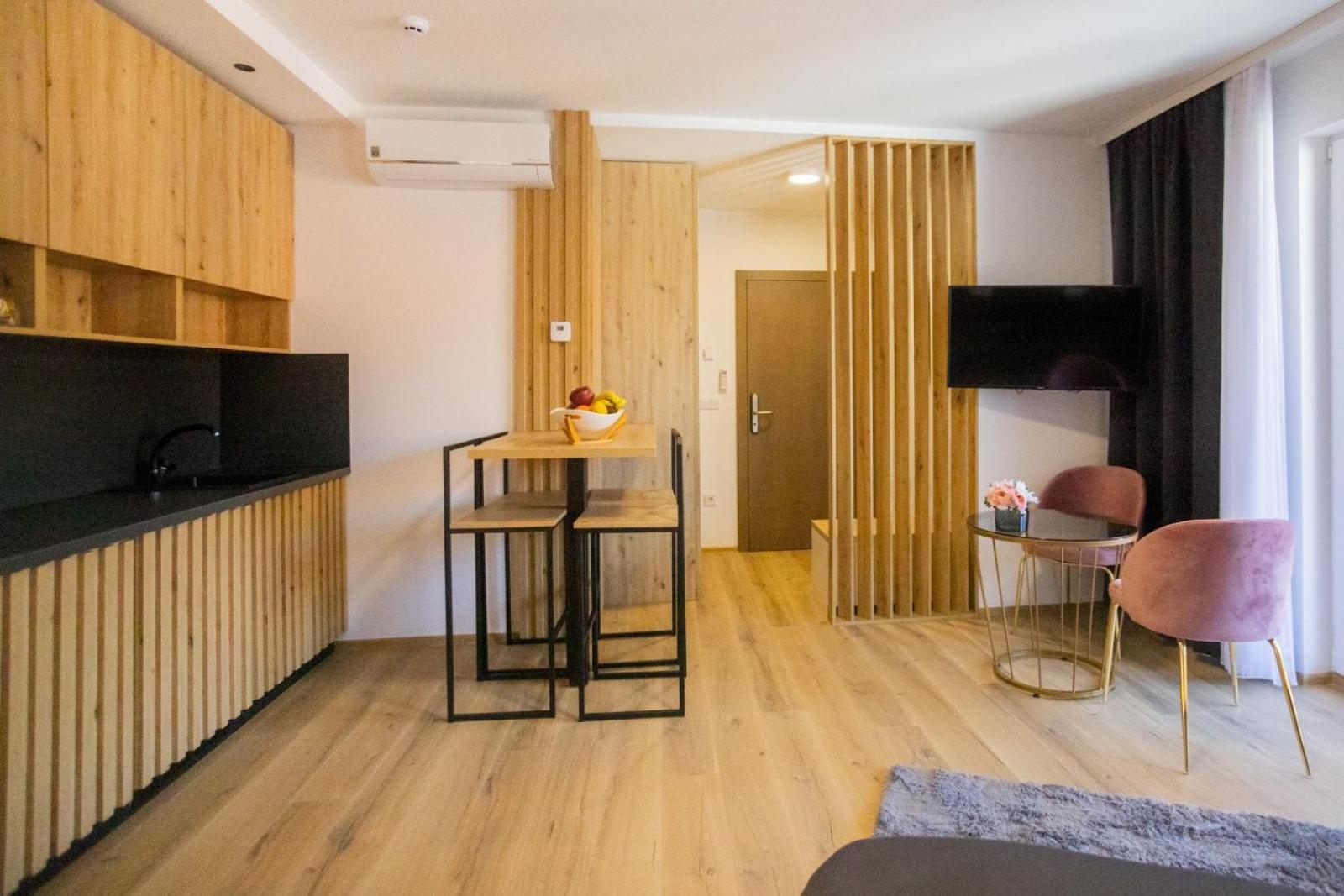 Appartamento Happy House Old Town Luxury SJJ Esterno foto